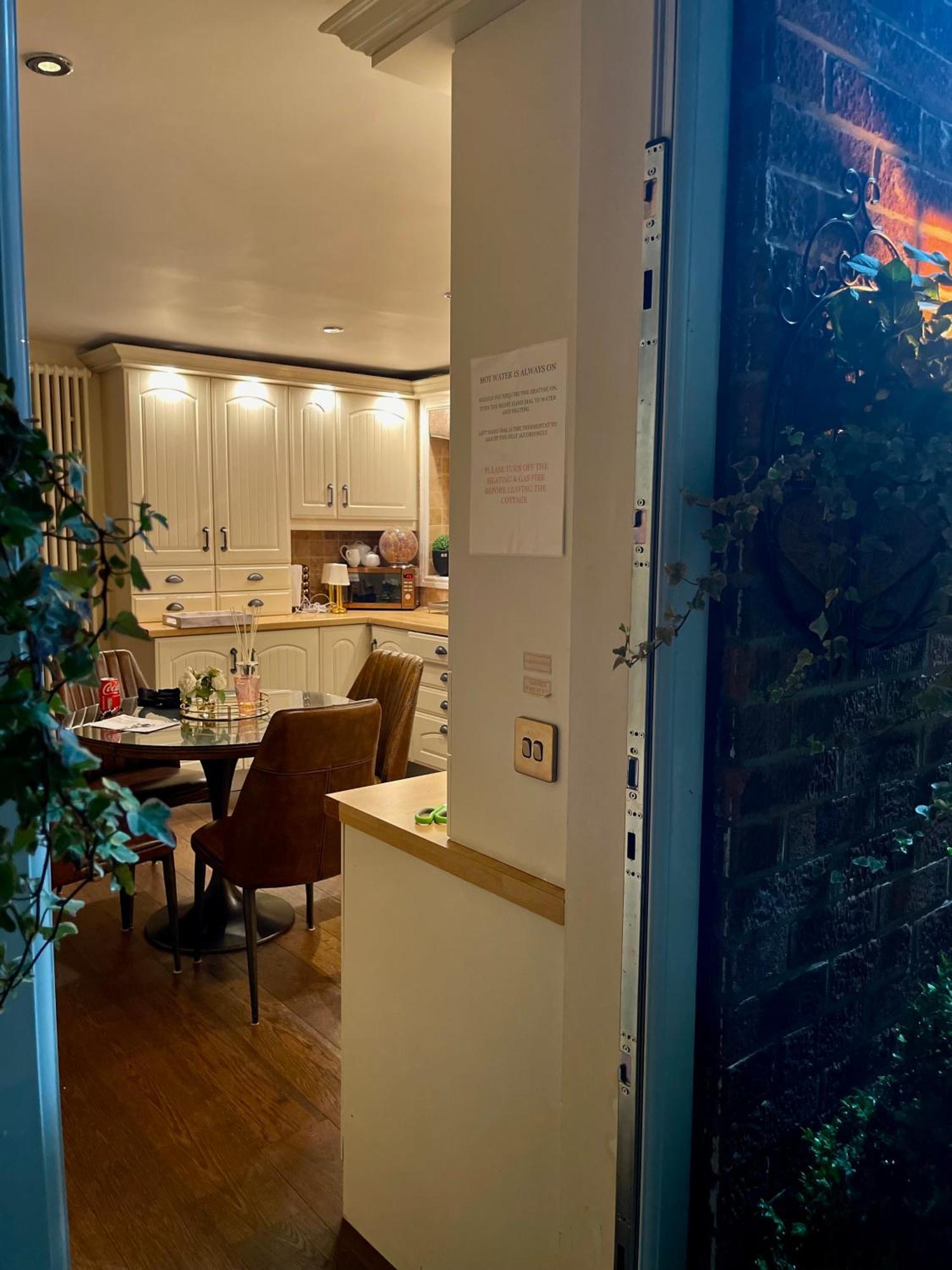 Cosy Cottage Central Bawtry - 2 Bedroom - High End Furnishings エクステリア 写真